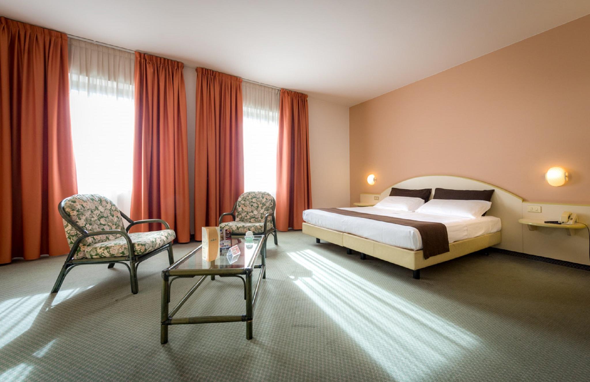 Hotel Des Alpes Rosta Esterno foto