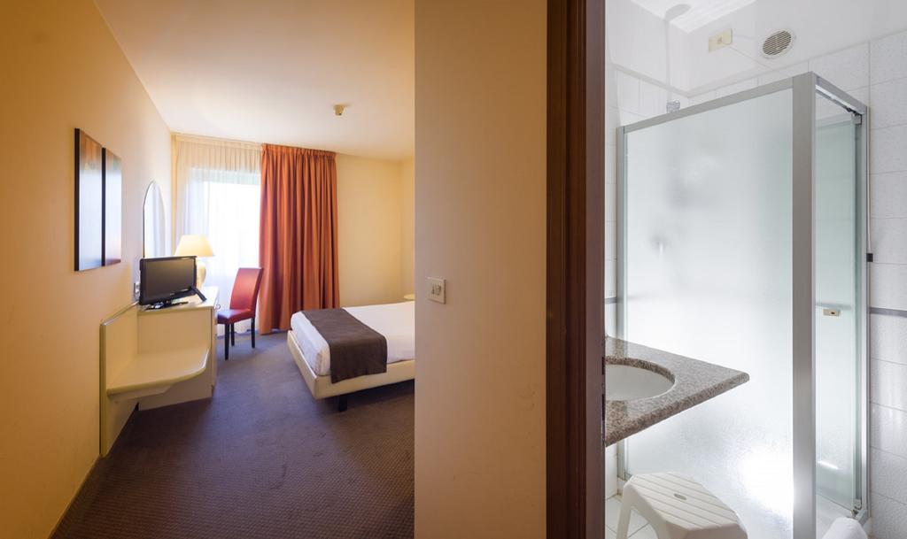 Hotel Des Alpes Rosta Esterno foto