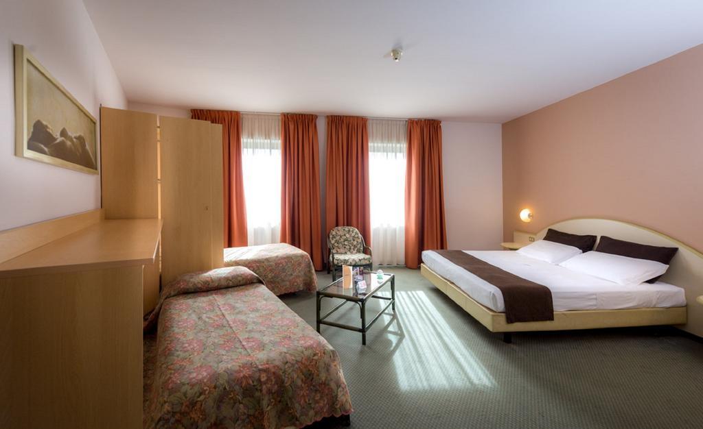 Hotel Des Alpes Rosta Esterno foto