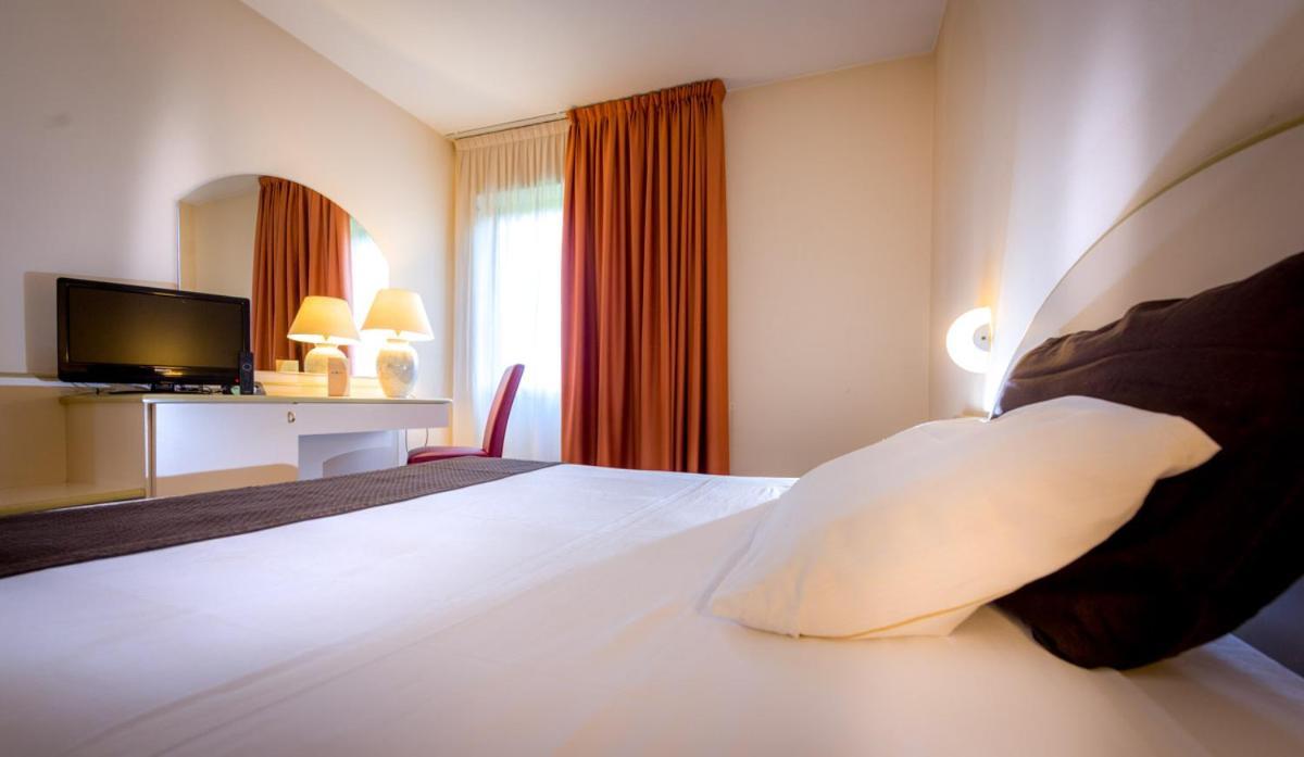 Hotel Des Alpes Rosta Esterno foto