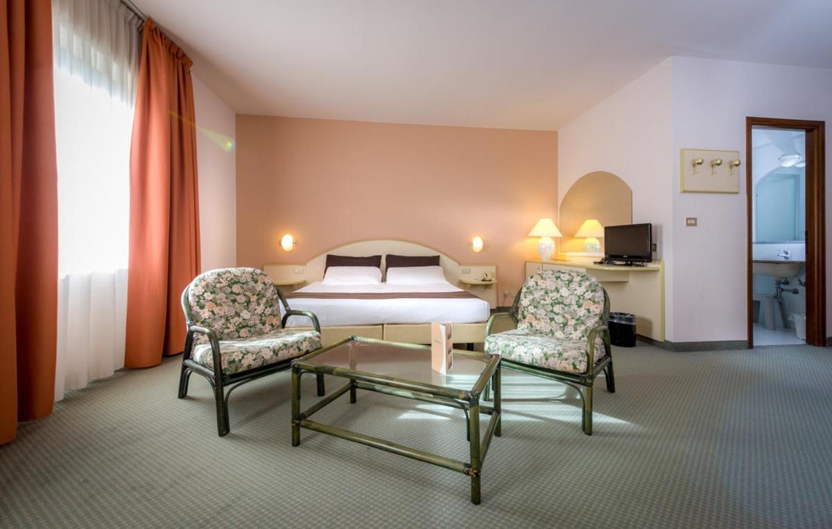 Hotel Des Alpes Rosta Esterno foto